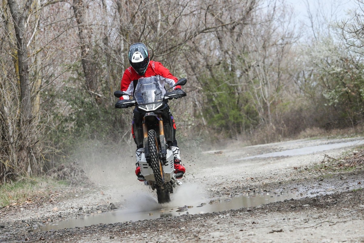 Aprilia Tuareg Rally 660: il ritorno di una leggenda, più cattiva e pronta al deserto +VIDEO+